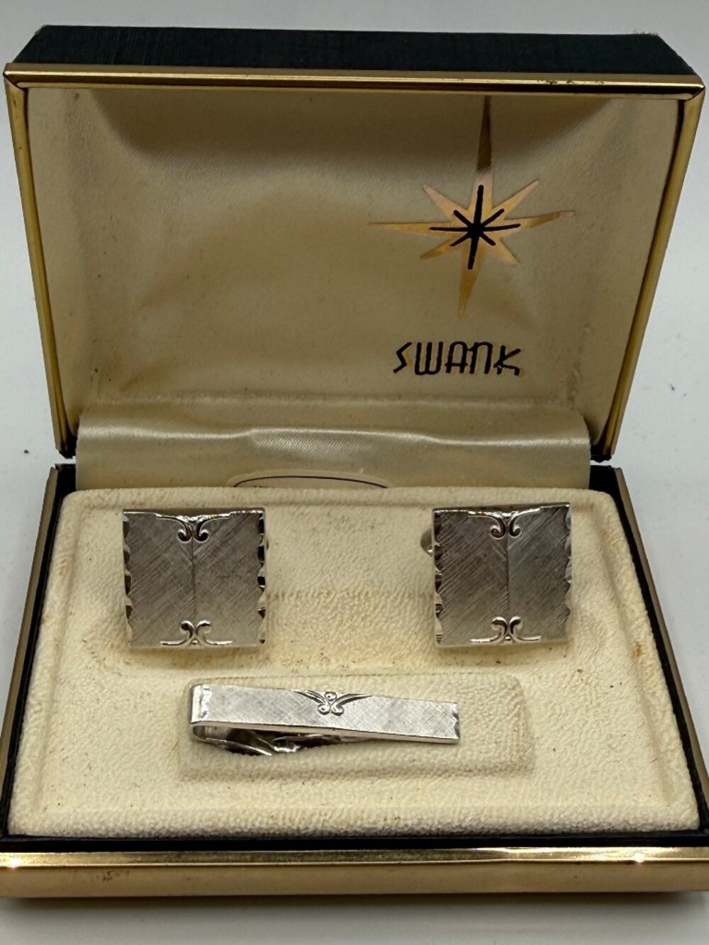 NIB Vintage Swank 3-Piece Silver Toned Cufflink & Tie Clip Set
